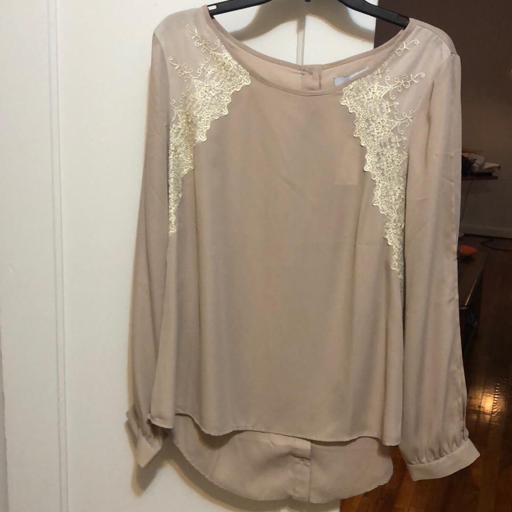 True life long sleeve blouse.